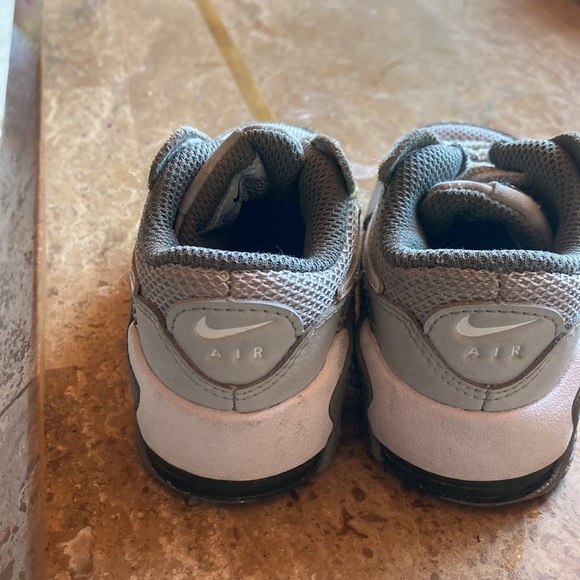 Nike Air Max Shoes - Picture 4 of 7